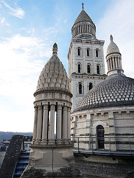 Lire la suite : SUR LES TOITS DE SAINT-FRONT (SVAH)