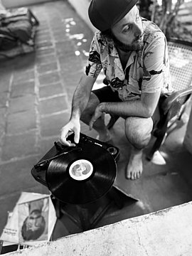 Lire la suite : Nocturne sur le Village de Noël avec DJ Dunbaar