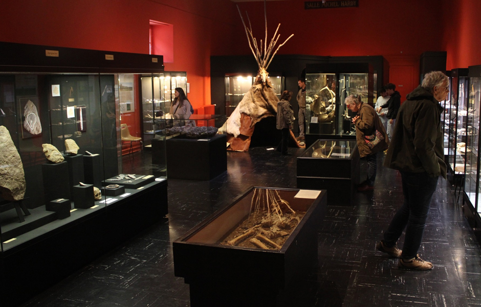 Découvrir : Les vacances au musée – La parure préhistorique (MAAP)