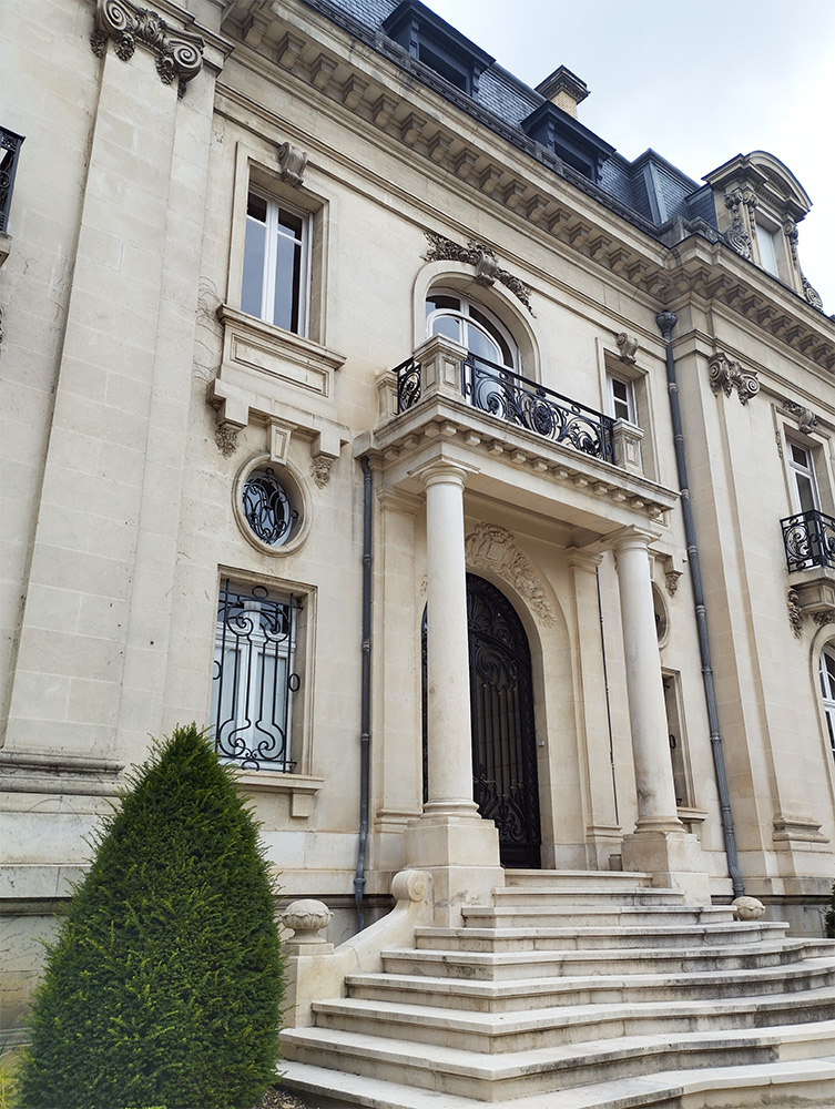 Découvrir : L’HÔTEL DE LAURIERE DANS SON QUARTIER (SVAH)