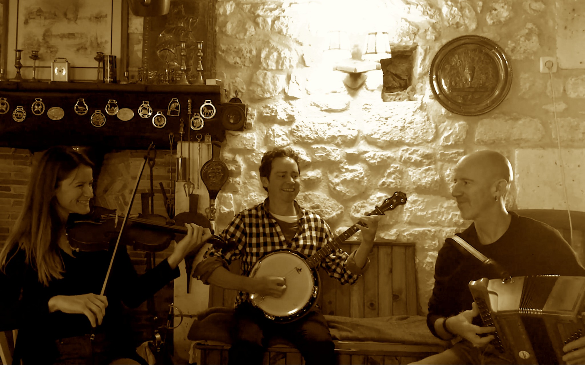 Découvrir : Nocturne sur le Village de Noël avec Banish Misfortune