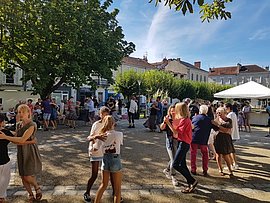 Lire la suite : Bal de Louis