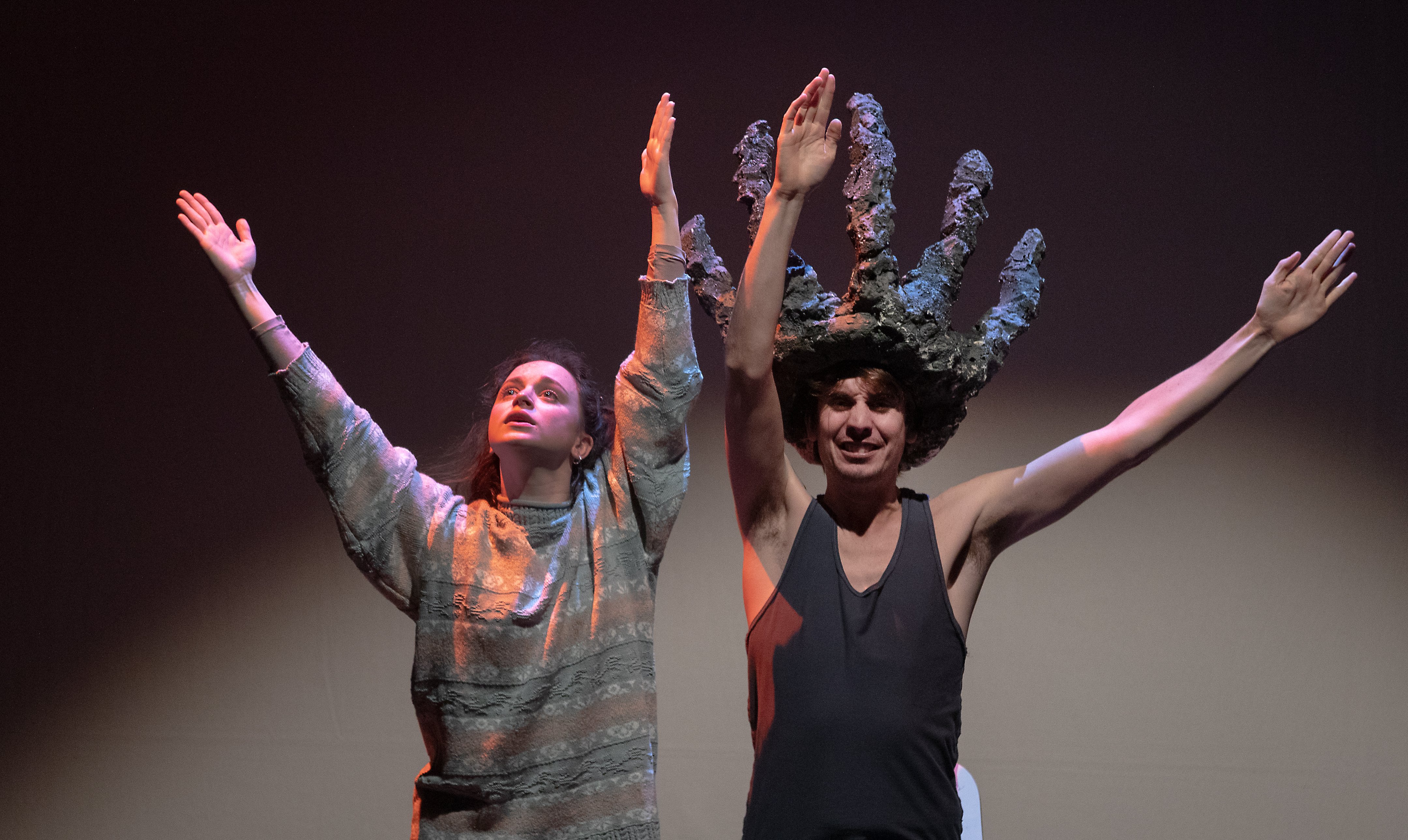 Découvrir : DOMINIQUE TOUTE SEULE (l'Odyssée)